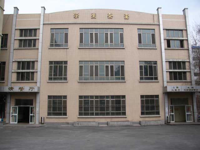 公司為學校食堂安裝輕質隔墻_輕質隔墻板生產線設備_輕質隔墻板設備-湖北博悅佳實業有限公司