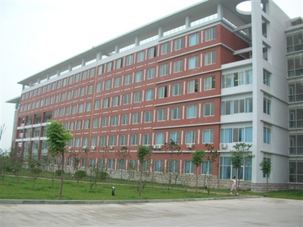 學校隔墻板安裝案例_輕質隔墻板生產線設備_輕質隔墻板設備-湖北博悅佳實業有限公司